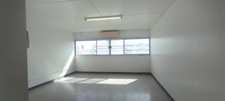 ให้เช่าห้อง 
 ห้องเล็กด้านนอก อาคาร T7 ชั้น 13